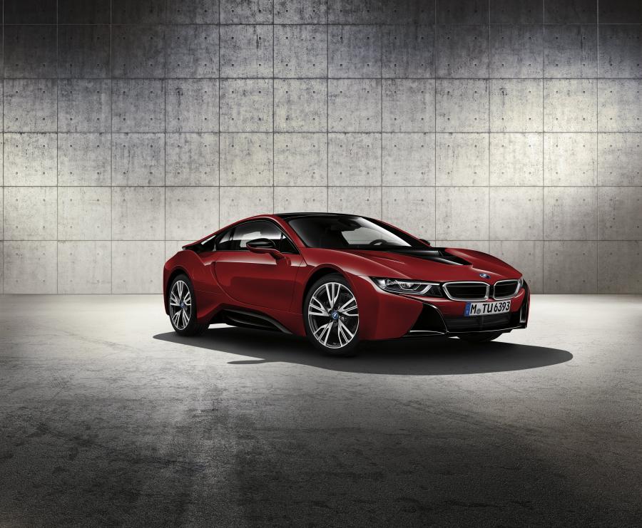  BMW i8 Protonic Red Edition (I12) 2016 года  (фото 1 из 20)